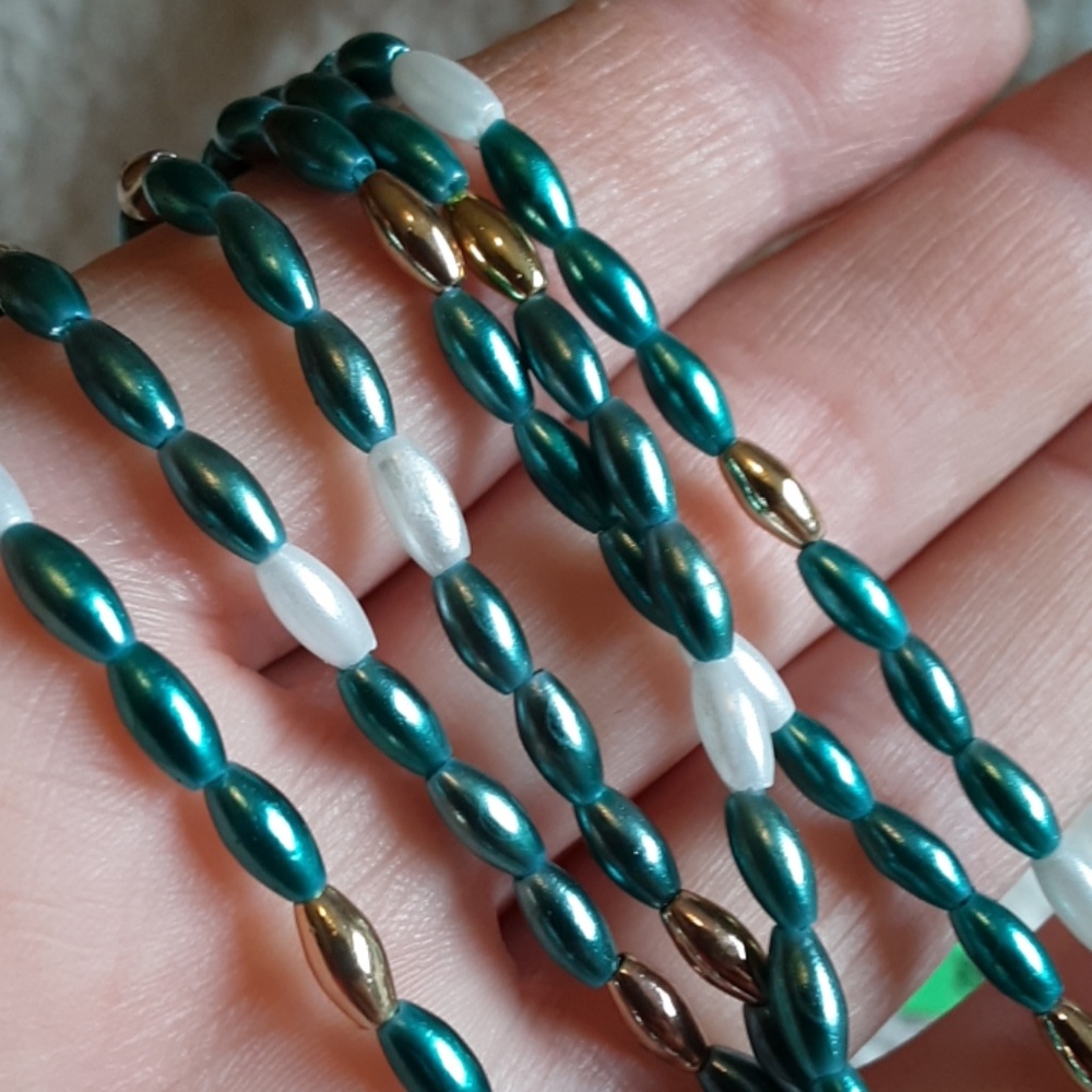 New Handbeaded set by Jes Watters - Picture 5 of 5